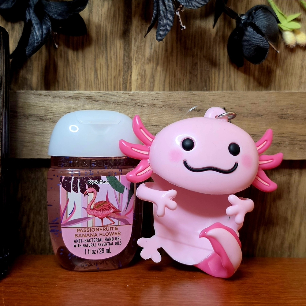 Bath & Body Works 🩷🦎🐟 Pink Axolotl Pocketbac Holder Bag Charm & Refill